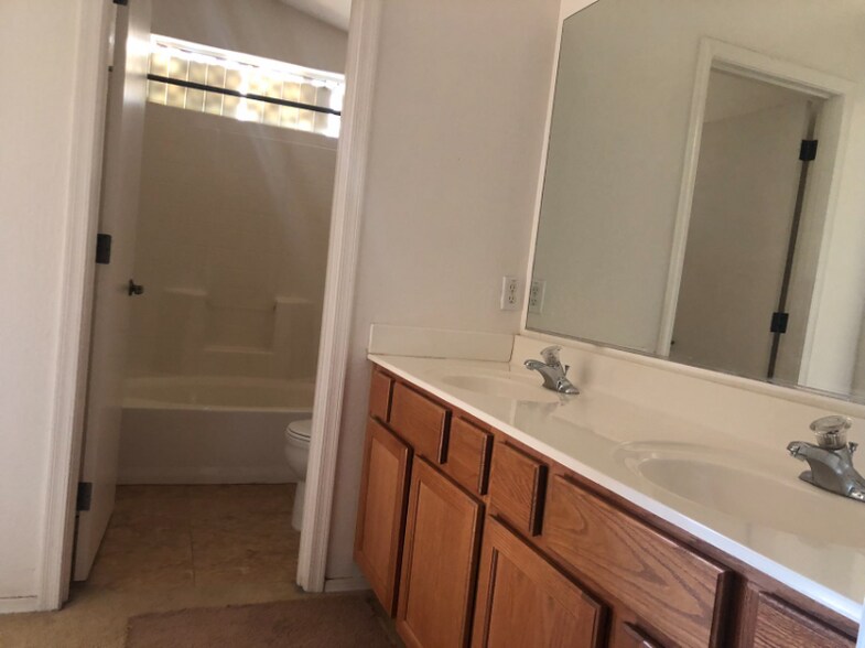 Building Photo - 1505 Navajo Ln