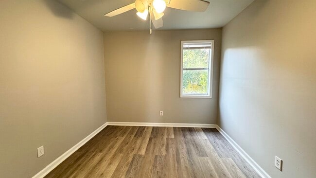 Building Photo - 500 Willow Ave