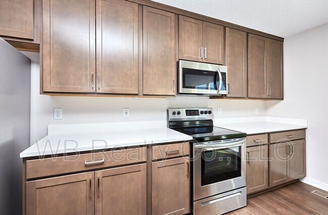 Building Photo - 1214 NW Yorktown Dr