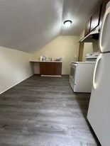 Building Photo - 8 Cottage Green