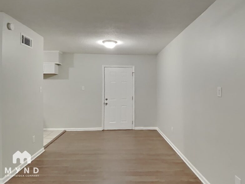 Building Photo - 4185 Yale Rd