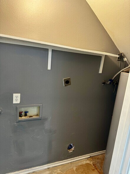 Building Photo - 768 Avondale Ave