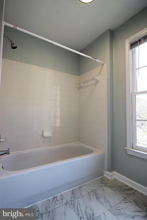 Building Photo - 243 Winter Walk Dr