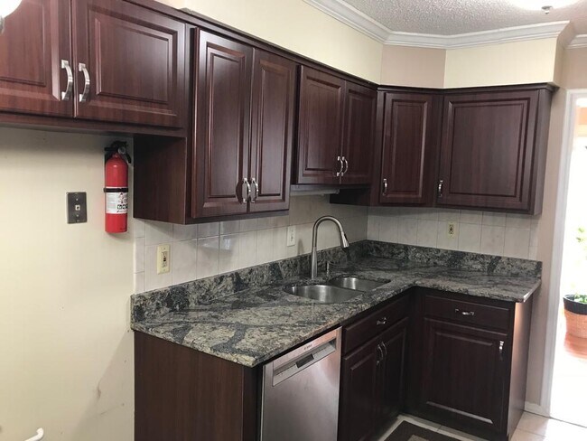 Building Photo - 166 Thoreau Dr