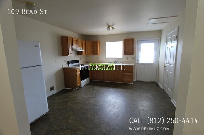 Building Photo - 109 Read St