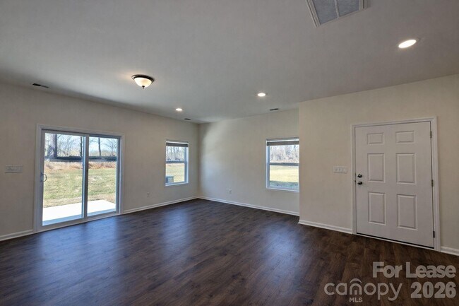 Building Photo - 2867 Aubrey St