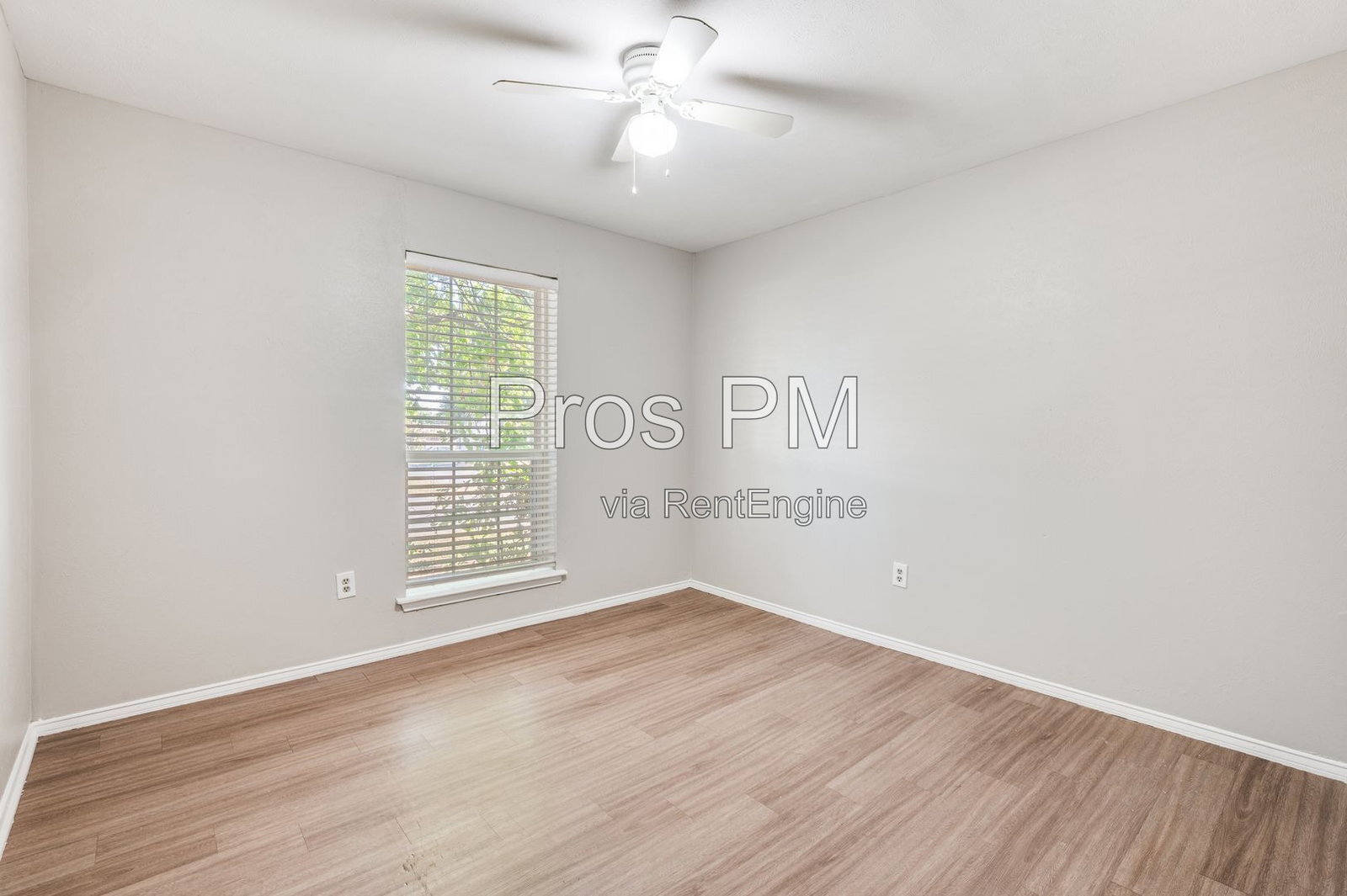 Building Photo - 2326 Newbury Dr