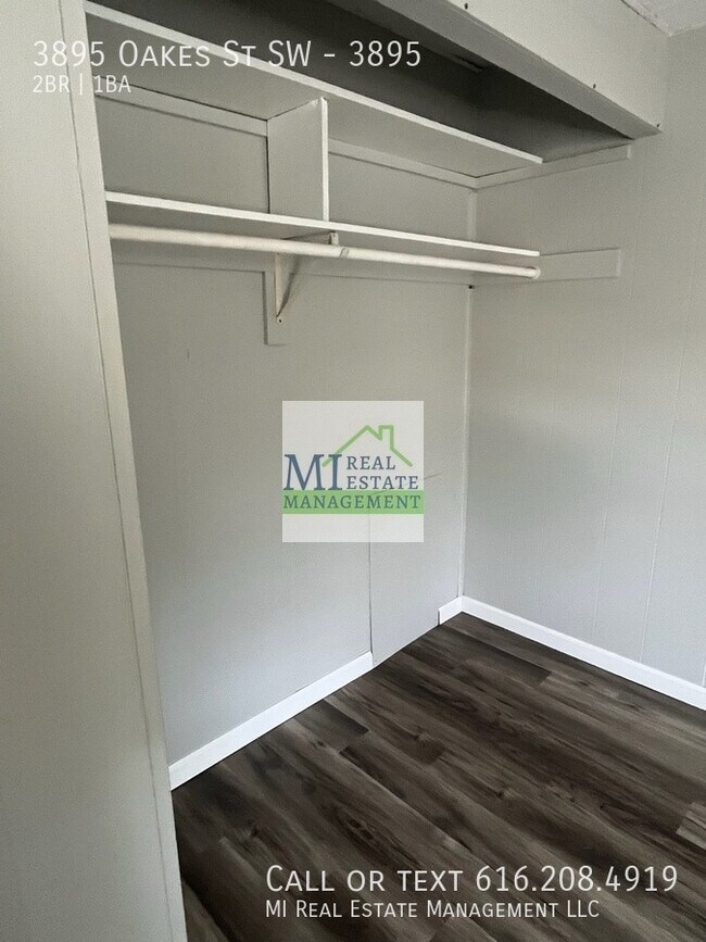 Building Photo - 3895 Oakes St SW