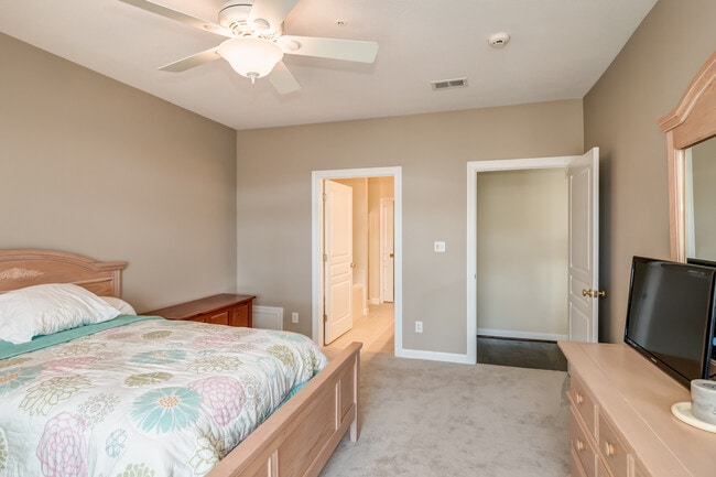 Building Photo - 2904 Brighton Beach Pl