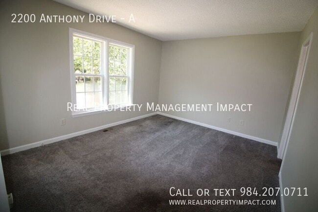 Building Photo - 2200 Anthony Dr