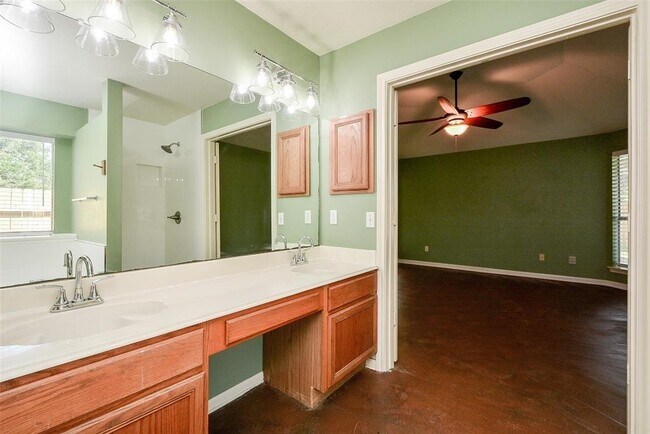 Building Photo - 22823 Williamschase Dr