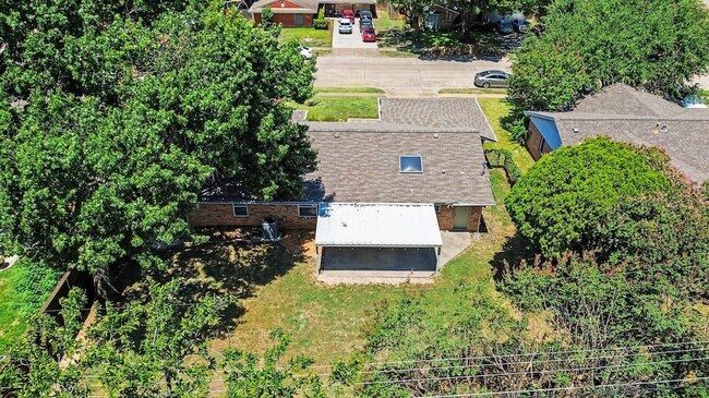Building Photo - 13216 Meandering Way