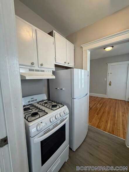 Primary Photo - 3 Kingsley Terrace