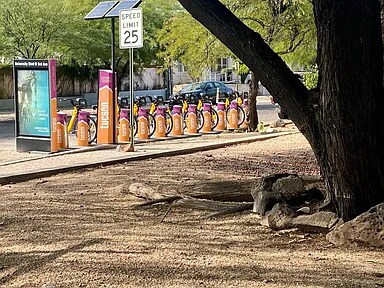 Building Photo - FOR RENT