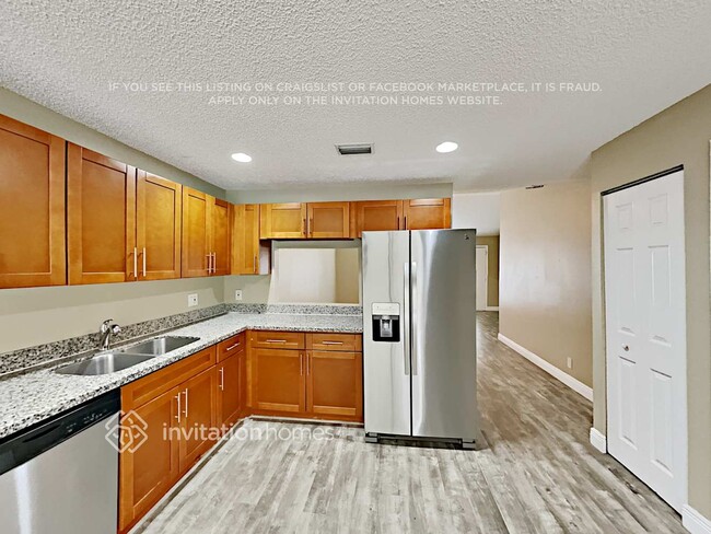 Building Photo - 5968 Ithaca Cir W