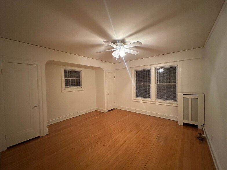 Building Photo - 1914 N Prospect Ave