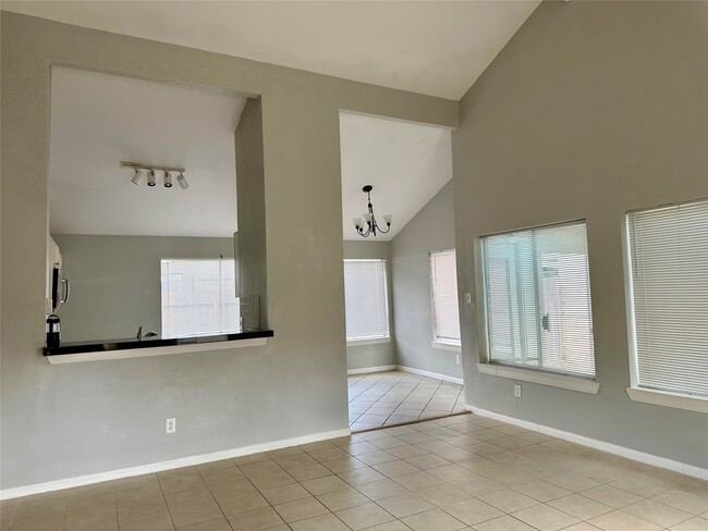 Building Photo - 18530 Meadows Way Dr