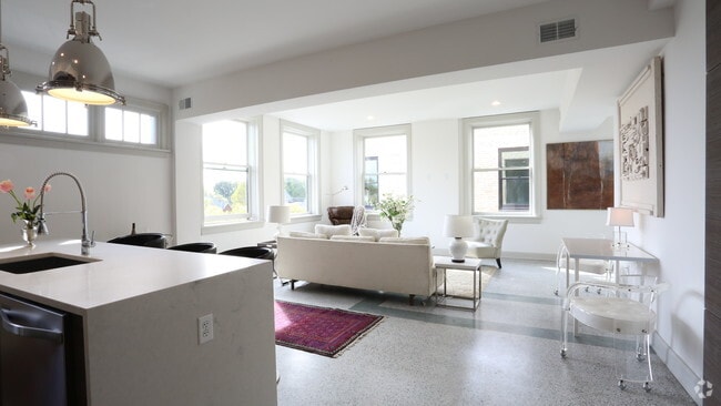 Spacious living room with views of the Short North Arts District - The Diplomat