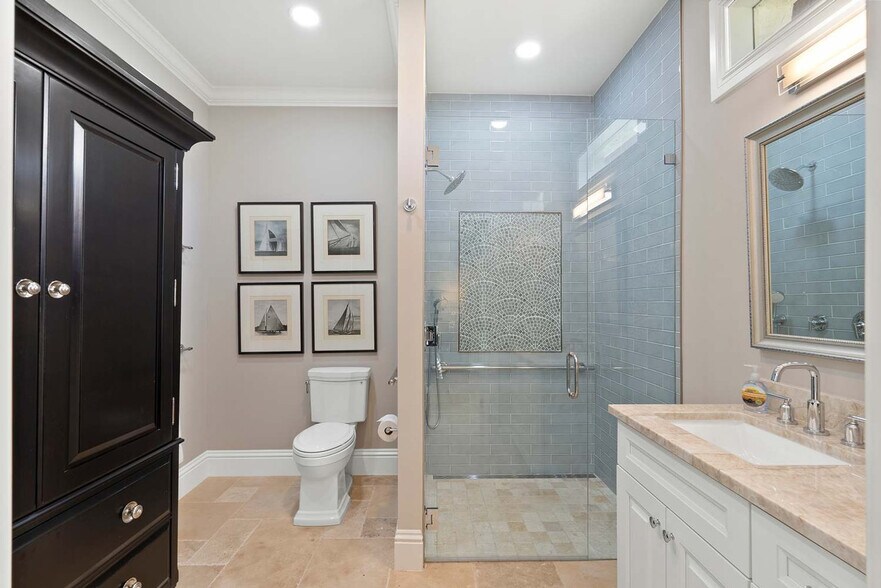 Building Photo - 2225 23rd St SW