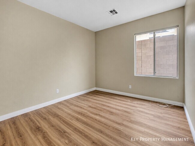 Building Photo - 2294 Tedesca Dr