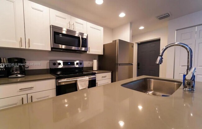 Building Photo - 541 NW 33rd St