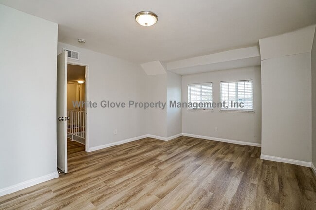 Building Photo - Charming 4-Bedroom Artesia Home with Sunroom, Large Backyard & Attached Garage