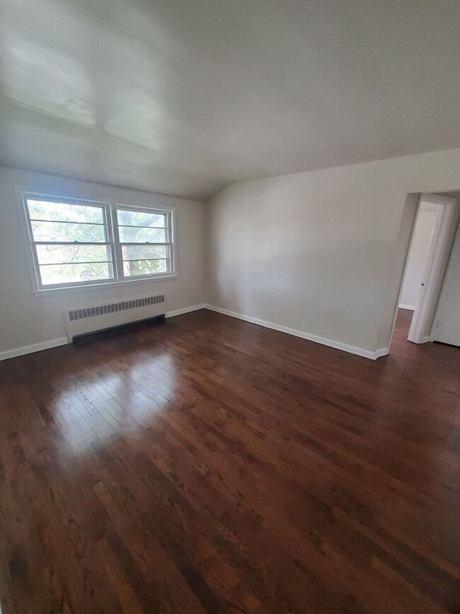 Interior Photo - 3130 S 48th St. - 8 Family