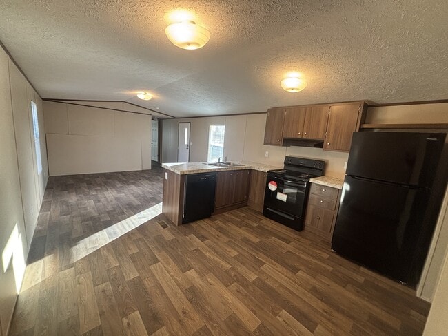 Building Photo - 27 Shafter Shepola Rd