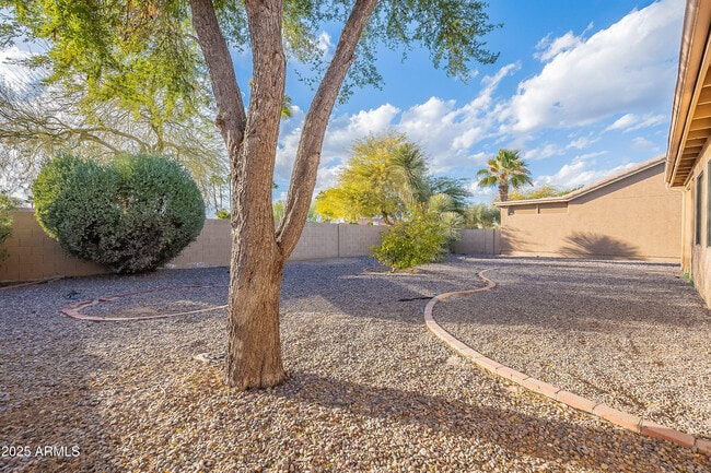 Building Photo - 25822 S Boxwood Dr