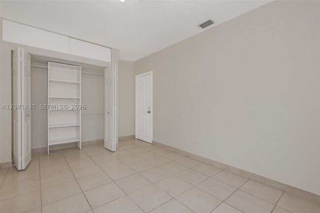 Building Photo - 1679 NE 176th St
