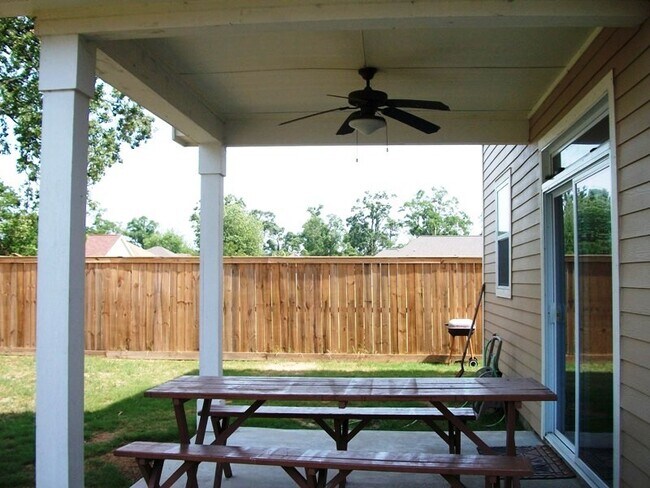 Building Photo - Newer 4 bedroom house off Old Hammond