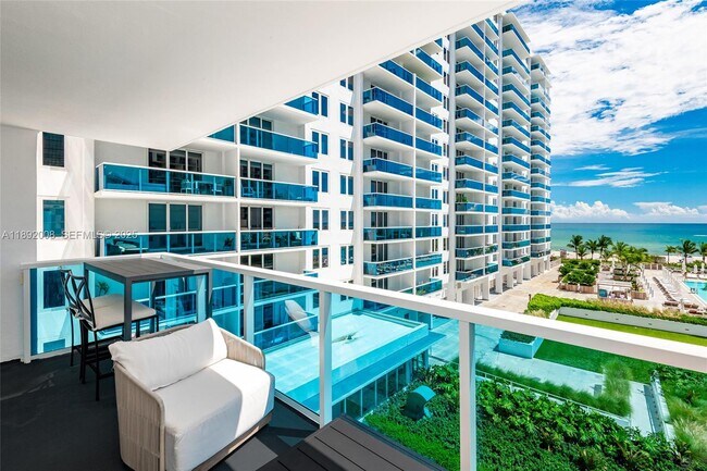 Building Photo - 2301 Collins Ave