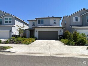 Building Photo - Two-story home in NW Visalia home coming s...