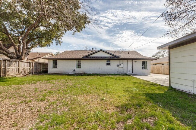 Building Photo - 6230 San Felipe St
