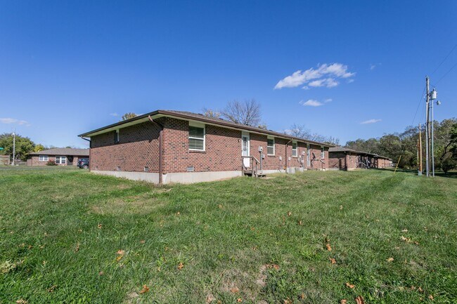 Building Photo - 2502-2502 E Morris Dr