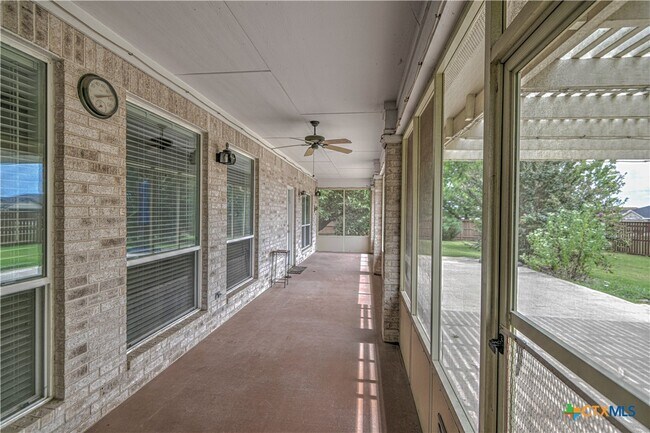 Building Photo - 4725 Stone Oak Dr