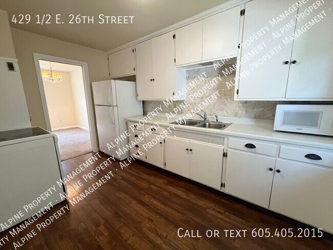 Building Photo - 429 1/2 E. 26th Street-