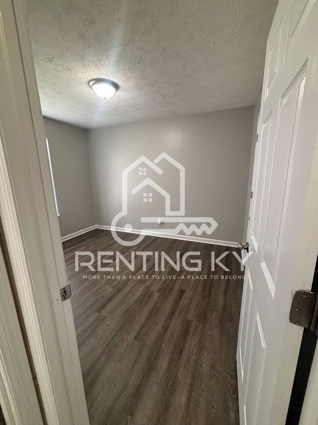 Building Photo - Newly Renovated 3-Bed, 2-Bath Stand-alone House!