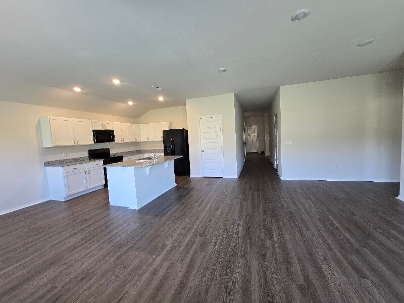 Building Photo - 1406 E Piedmont Ct