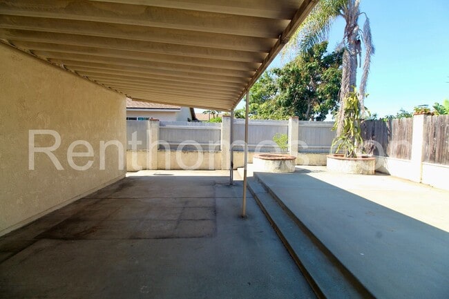 Building Photo - 10952 Parkdale Ave