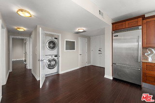 Building Photo - 152 S Oakhurst Dr