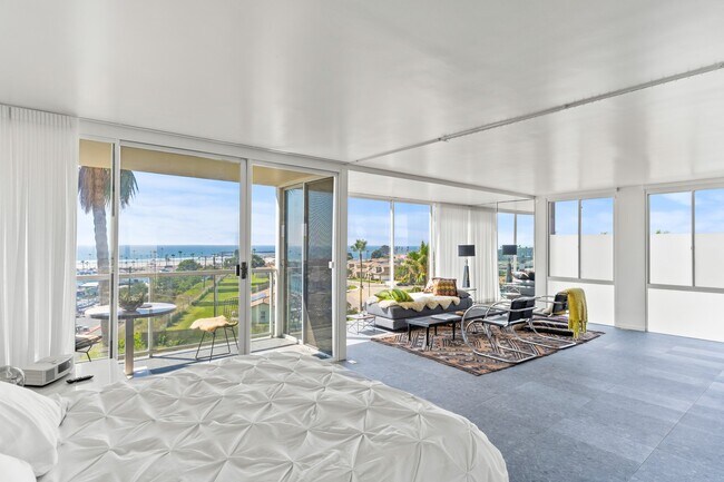 Building Photo - 1200 Harbor Dr N