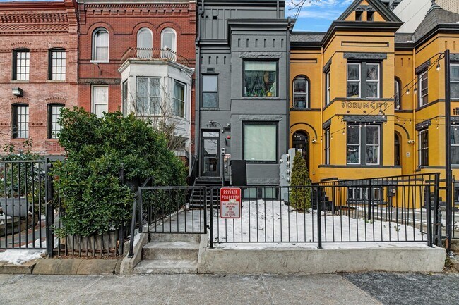 Building Photo - 1504 N Capitol St NW #002