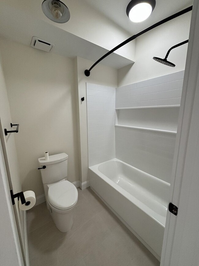 Building Photo - Nob Hill 2 Bedroom 2 Bath renovated Condo with Parking spot in Manayunk $2,195/month