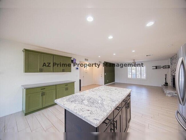 Building Photo - 17601 N 18th Dr