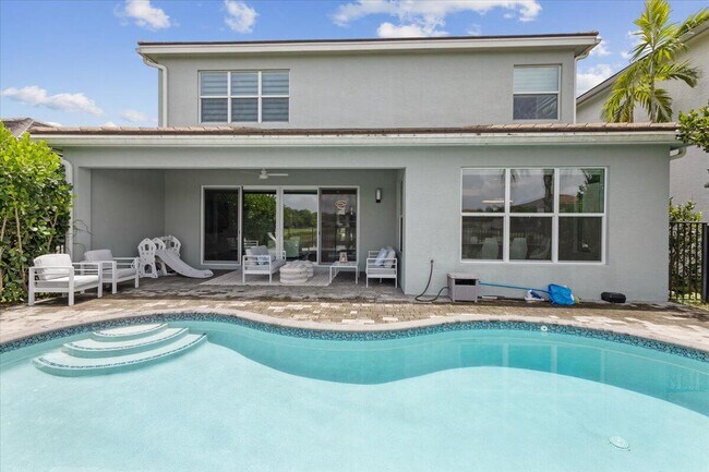Building Photo - 15377 Green River Ct