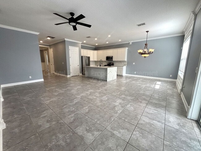 Building Photo - 984 Maypole Dr