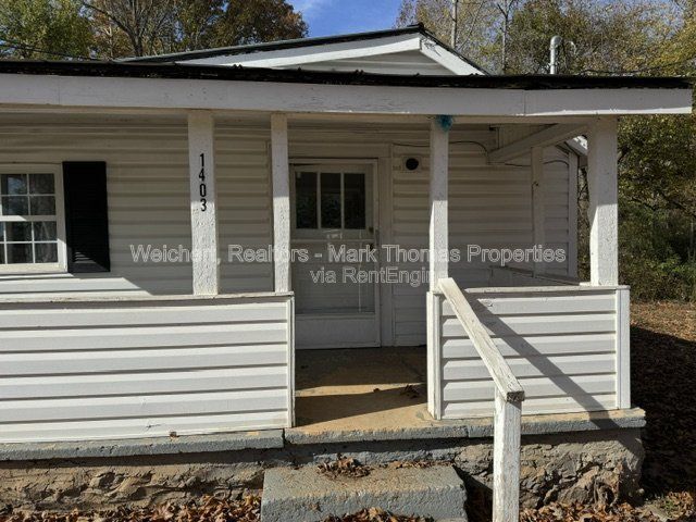 Building Photo - 1403 Elm St