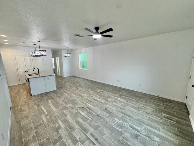 Building Photo - 2818 N Platino Dr