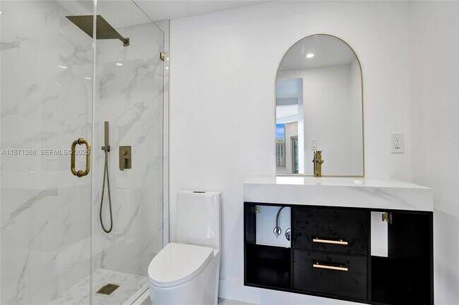 Building Photo - 1985 S Ocean Dr